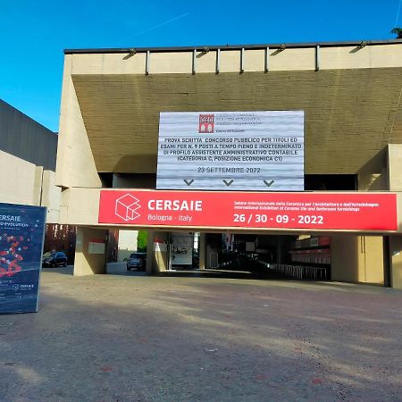 Travel Fiera Lejlighed Bologna Eksteriør billede